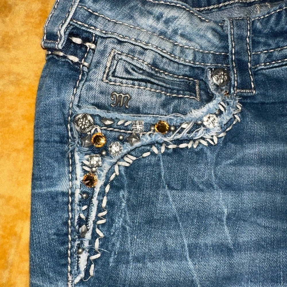Miss Me Women's Blue Cuffef Capri with Embellished Pockets - Picture 7 of 9